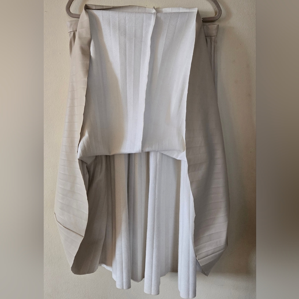 Luxurious Ann Taylor Ecru Ivory Stone Faux Leather Pleated Skirt Size 14 Women - Picture 6 of 7